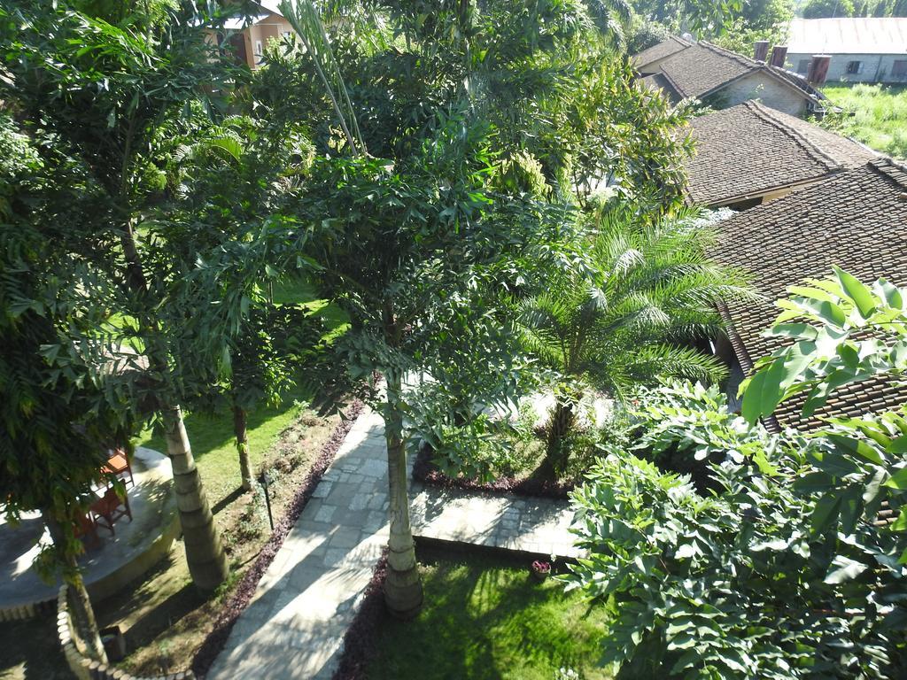 Travellers Jungle Camp-Sauraha Hotel Bagian luar foto